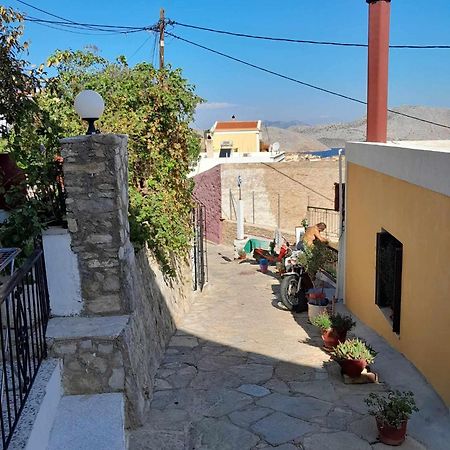 "Aris" Sevasti Symi Studios Exterior foto